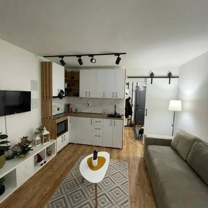 Apartman Element Krusevac Ngoại thất bức ảnh